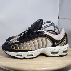 Womens size 9 Nike Air Max Tailwind IV LX Women Lifestyle Shoes Black CK2601-001